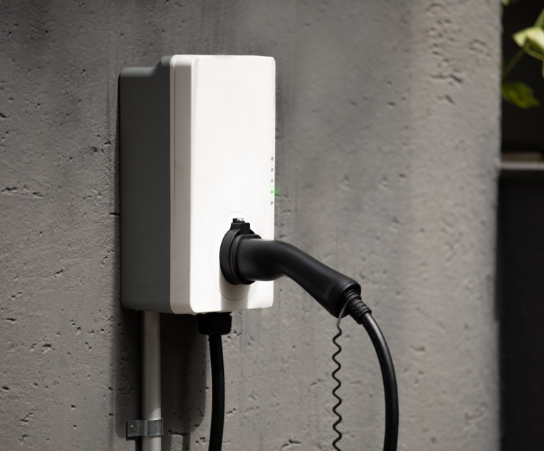 Ricarica dell’auto elettrica: cosa sapere per l’uso quotidiano