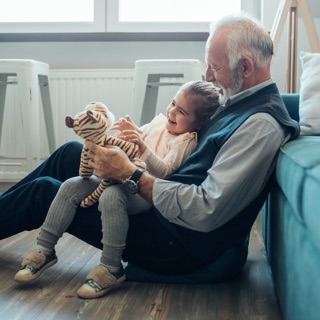 Bambina col nonno - Allianz Italia